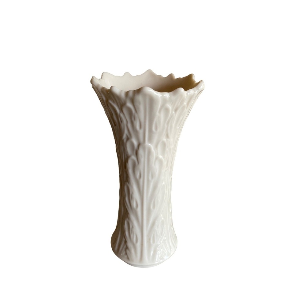 Lenox Small Ivory Woodland Vase USA 6 1/4"